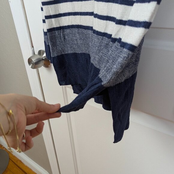 Barefoot Dreams | Navy Stripe Ultra Lite Knit Sweater Size Medium - Picture 5 of 7